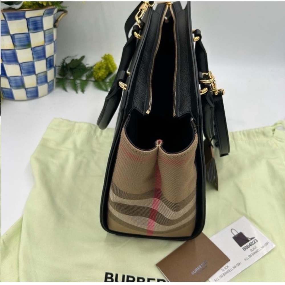 Women's Burberry Banwell classic check leather bag with detachable strap - Picture 11 of 15